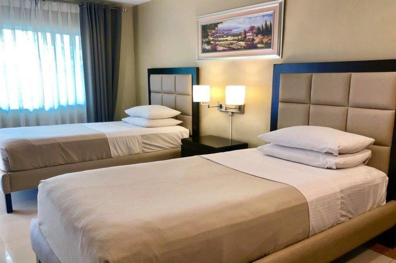 Prism Hotel Angeles Dış mekan fotoğraf