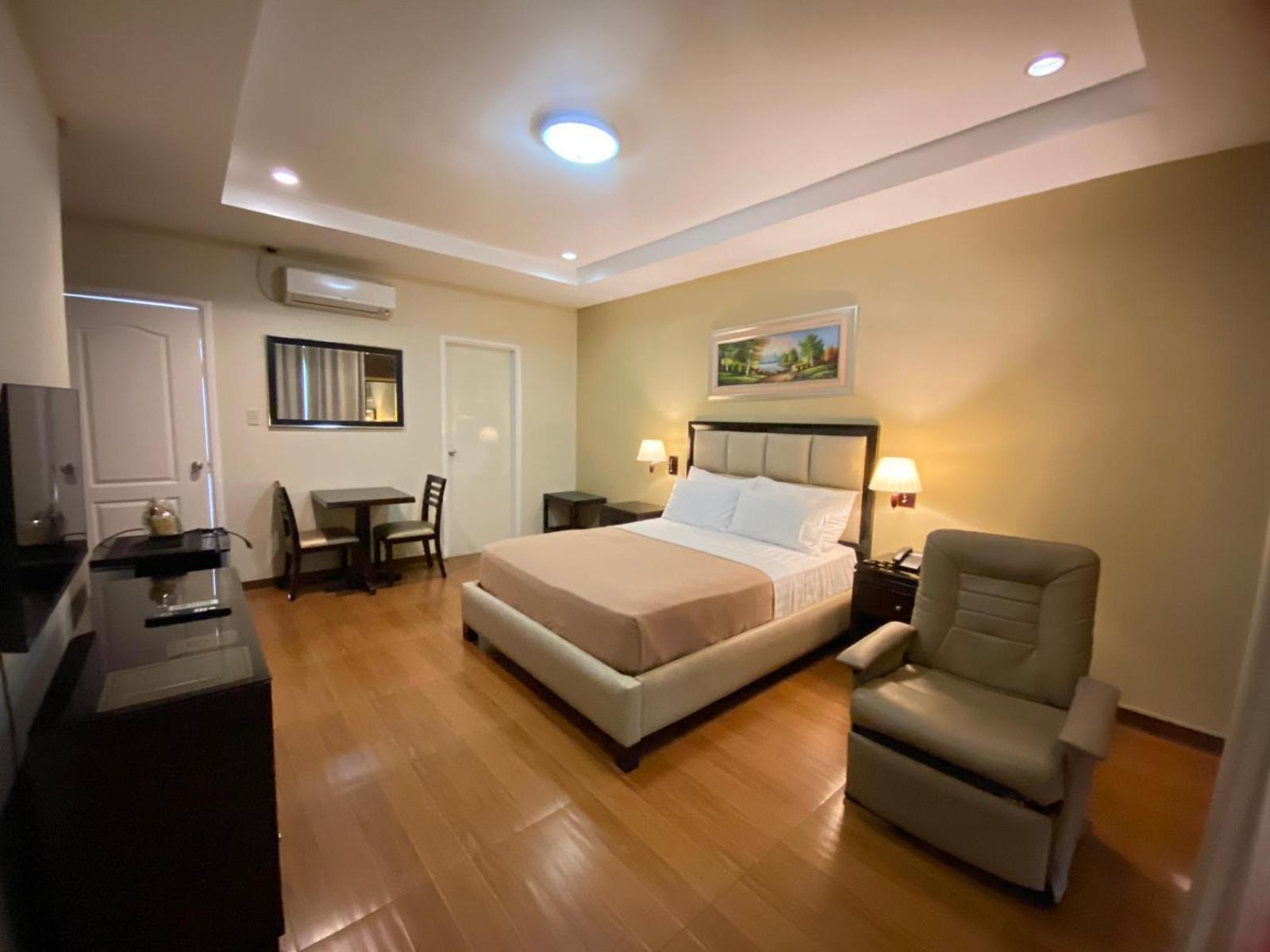 Prism Hotel Angeles Dış mekan fotoğraf