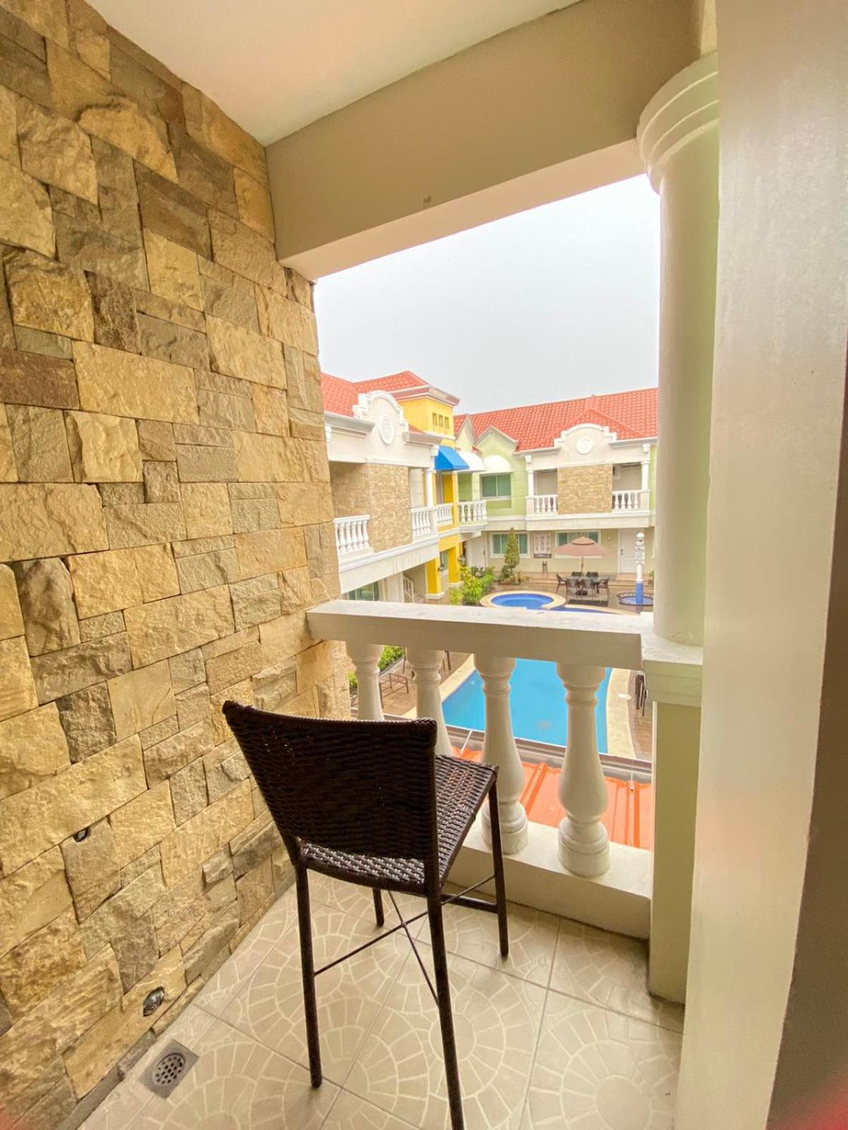 Prism Hotel Angeles Dış mekan fotoğraf