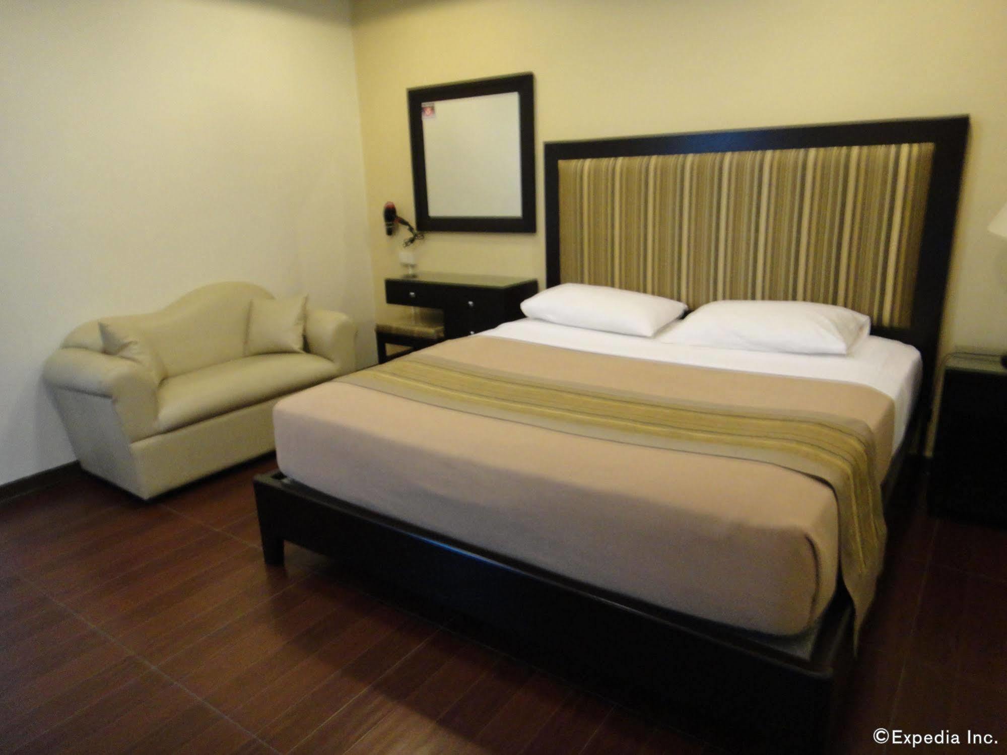 Prism Hotel Angeles Dış mekan fotoğraf